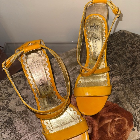 Vintage - Juicy Couture Marigold Strappy Wedge Sandals - Picture 8 of 8
